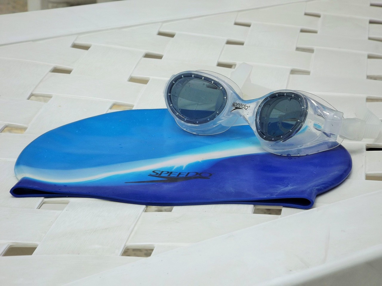 欧盟白金登喜路:平台代理持股模式