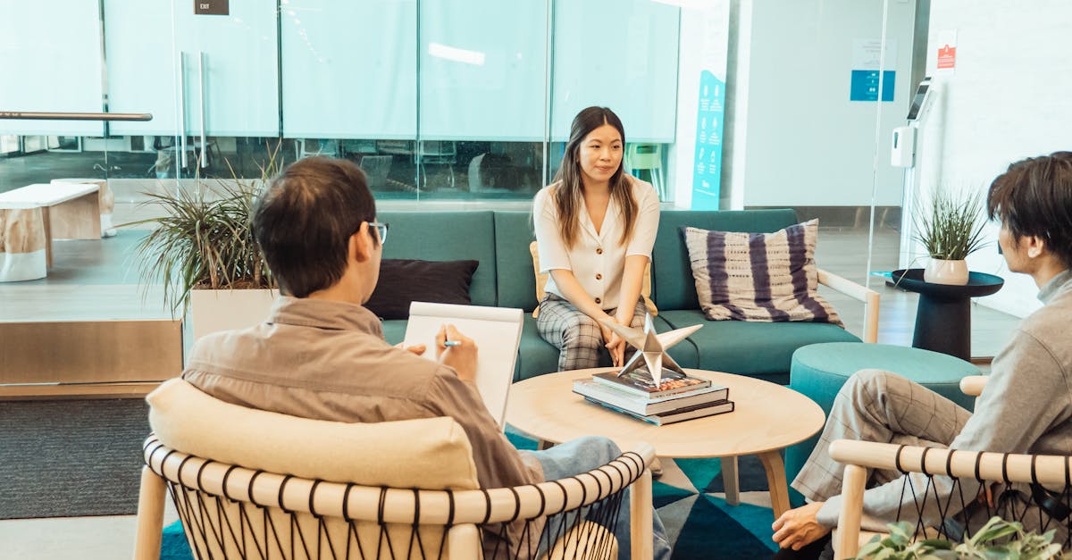 商标自己注册还是代理注册